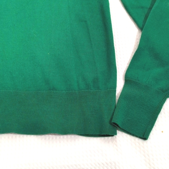 Banana Republic 100% Merino Wool Light Sweater - Picture 3 of 6
